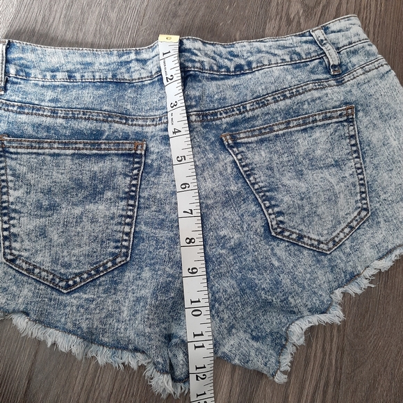 High rise acid wash short shorts from West49 - Picture 4 of 4